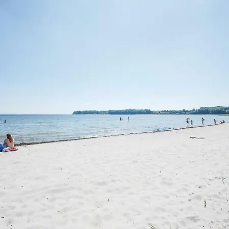Four-bedroom Holiday In Hejls